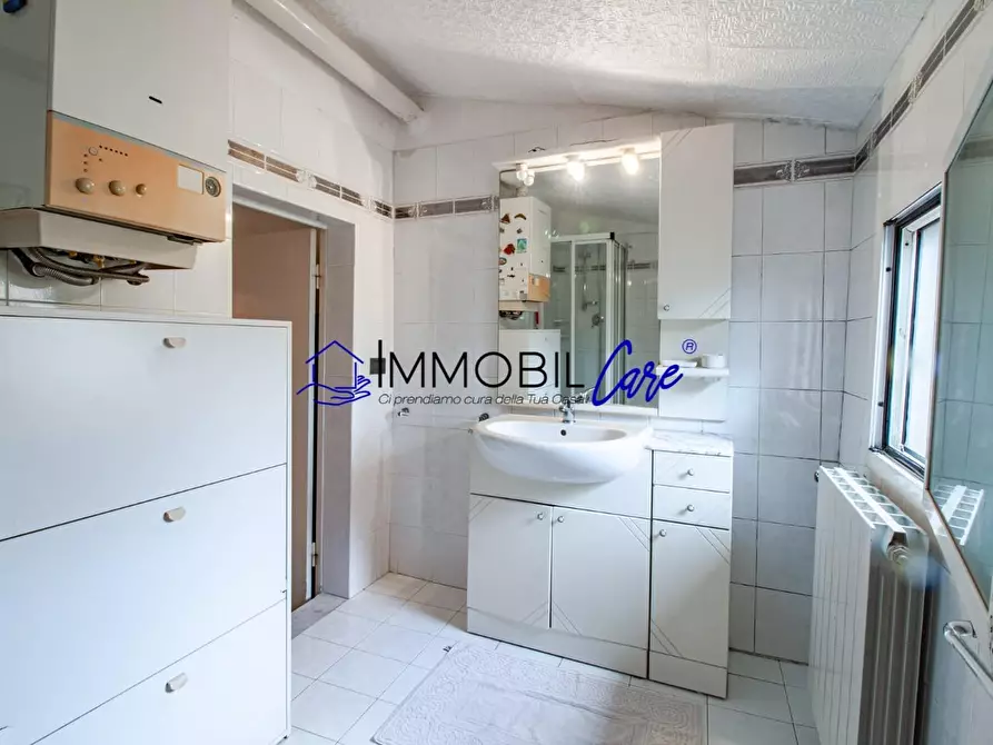 Immagine 17 di Appartamento in vendita  a Livorno