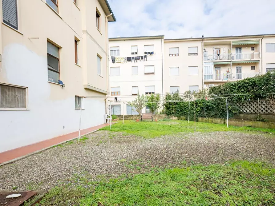 Immagine 5 di Appartamento in vendita  a Pontedera