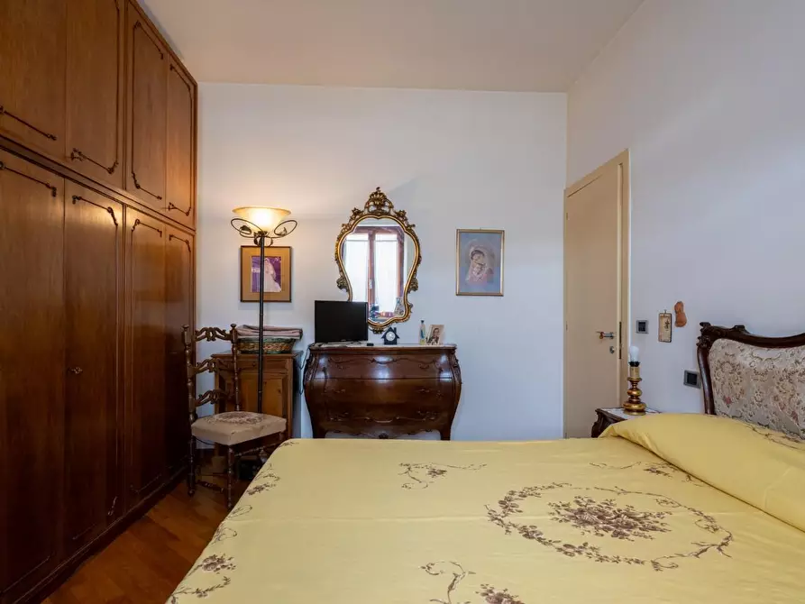 Immagine 21 di Appartamento in vendita  a Pontedera