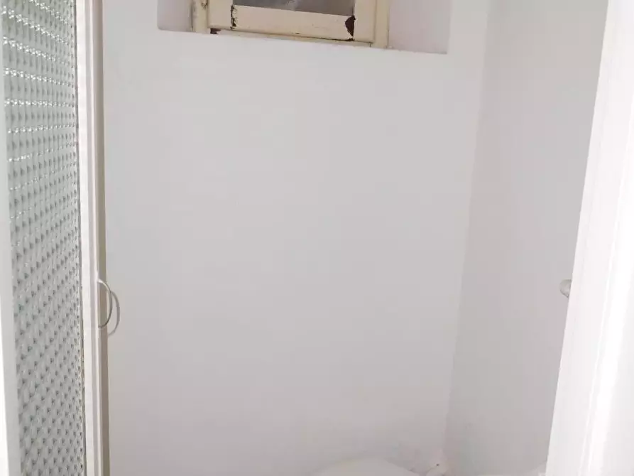 Immagine 3 di Negozio in affitto  a Pisa