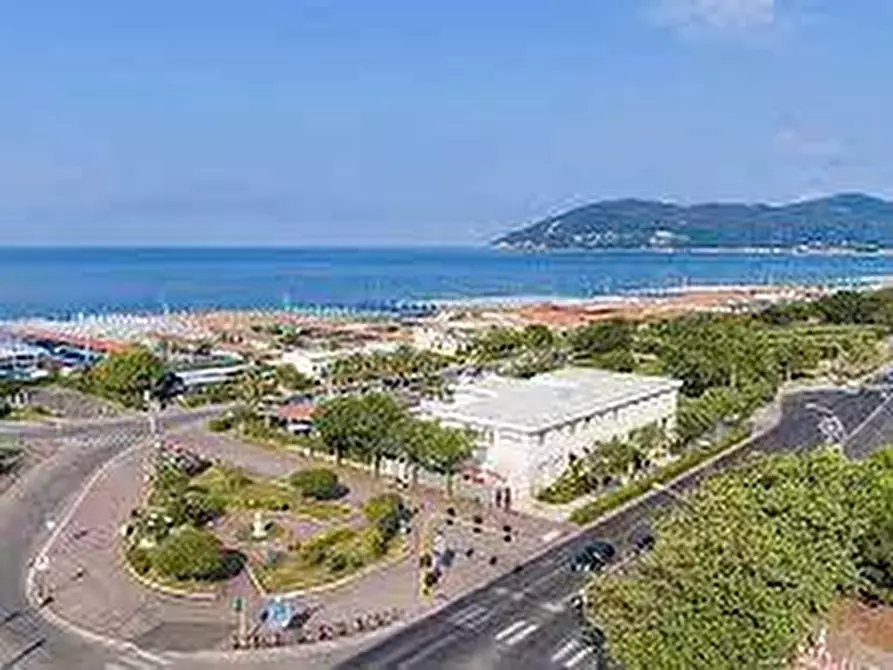 Immagine 17 di Porzione di casa in affitto  a Carrara