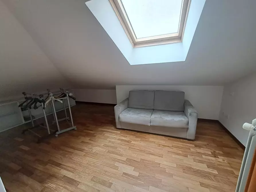 Immagine 11 di Porzione di casa in affitto  a Carrara