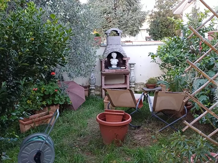 Immagine 14 di Porzione di casa in affitto  a Carrara