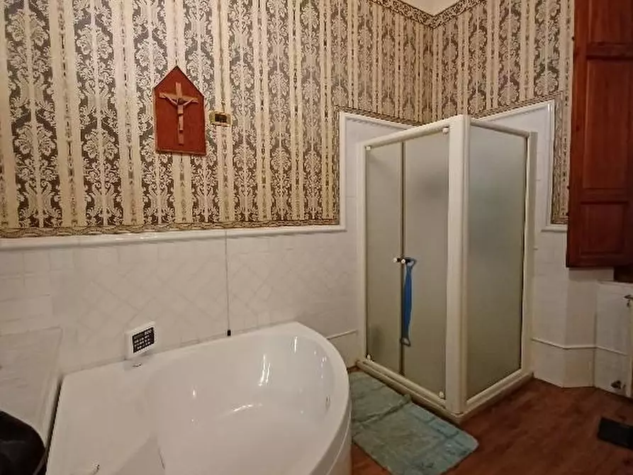 Immagine 13 di Villa in vendita  a Cascina