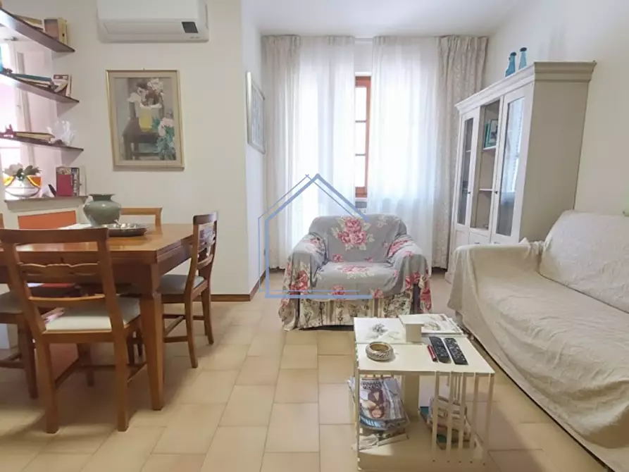 Immagine 12 di Appartamento in vendita  a Camaiore