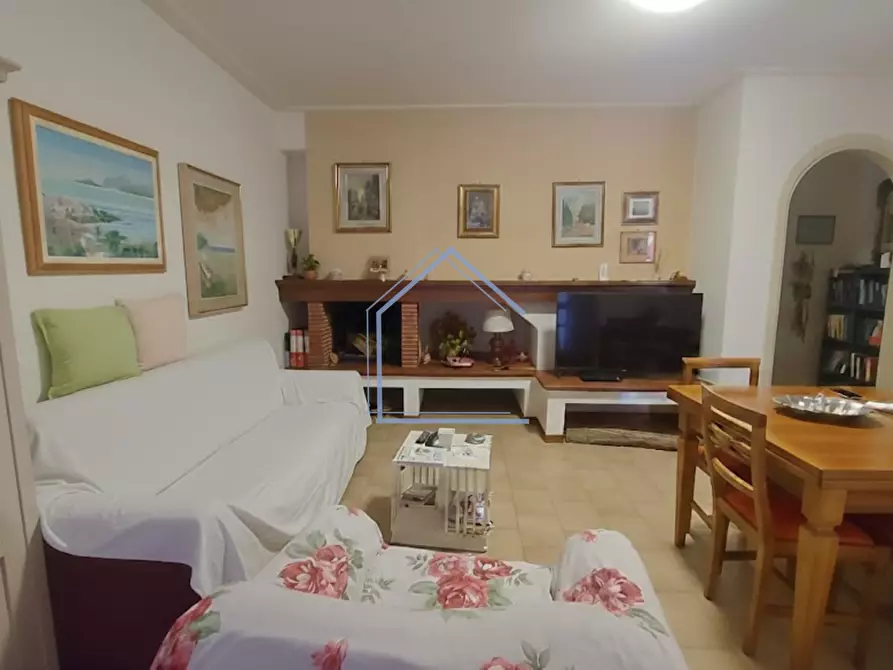 Immagine 14 di Appartamento in vendita  a Camaiore