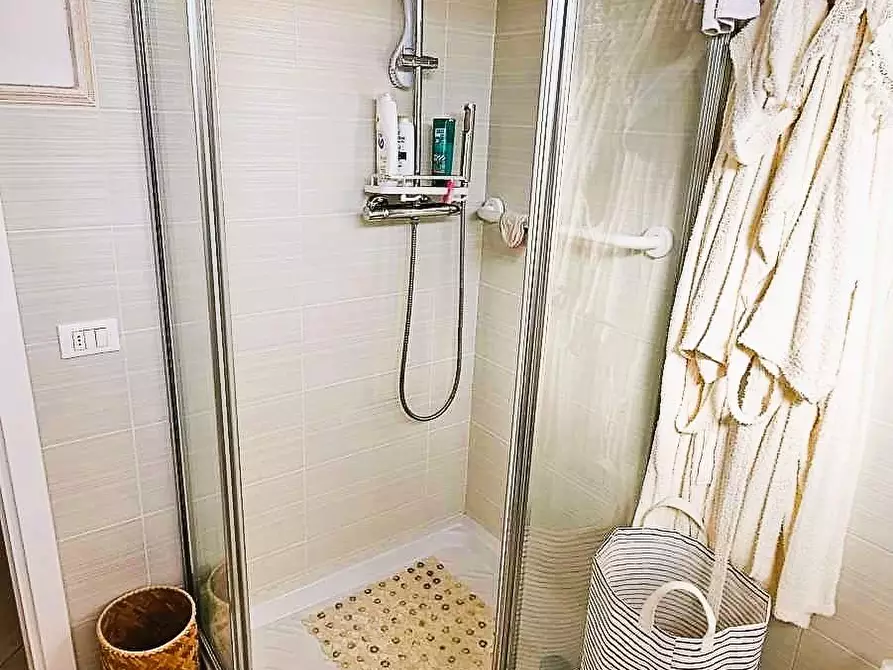 Immagine 21 di Casa trifamiliare in vendita  a Montignoso