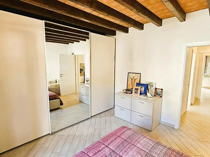 Immagine 18 di Casa trifamiliare in vendita  a Montignoso