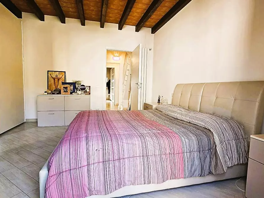 Immagine 17 di Casa trifamiliare in vendita  a Montignoso