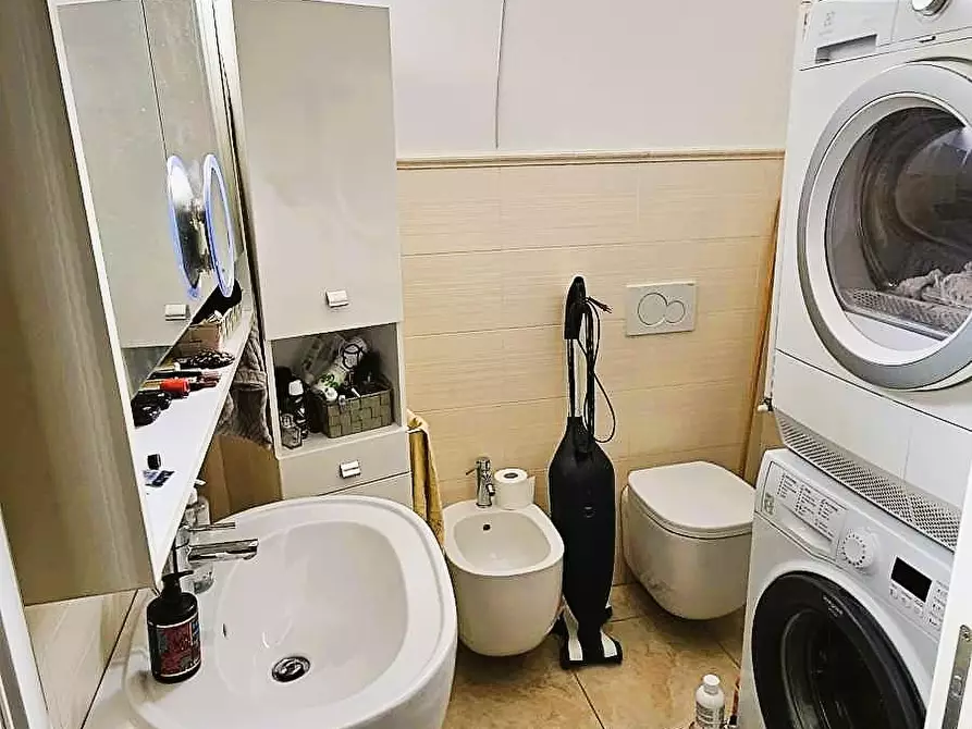 Immagine 9 di Casa trifamiliare in vendita  a Montignoso