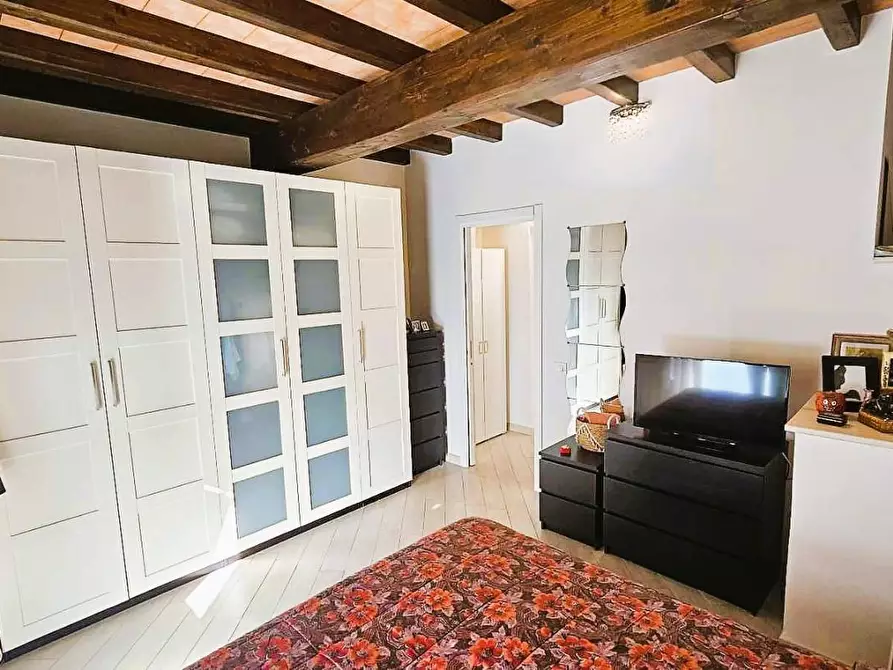 Immagine 12 di Casa trifamiliare in vendita  a Montignoso