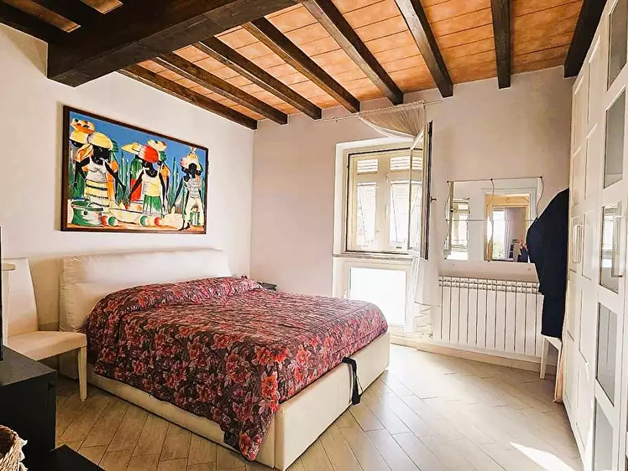 Immagine 11 di Casa trifamiliare in vendita  a Montignoso