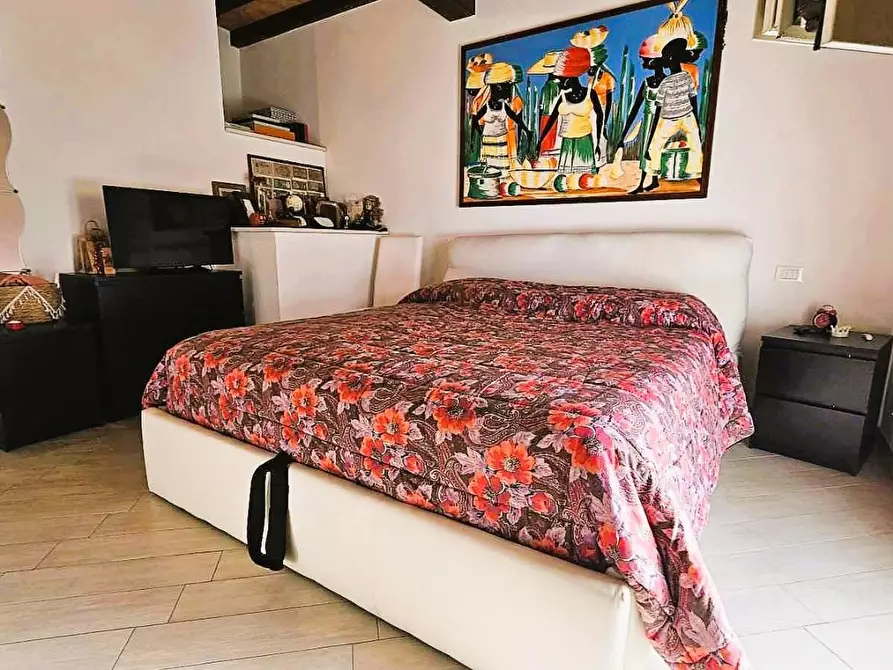 Immagine 14 di Casa trifamiliare in vendita  a Montignoso