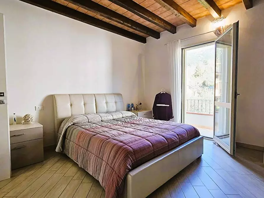 Immagine 16 di Casa trifamiliare in vendita  a Montignoso