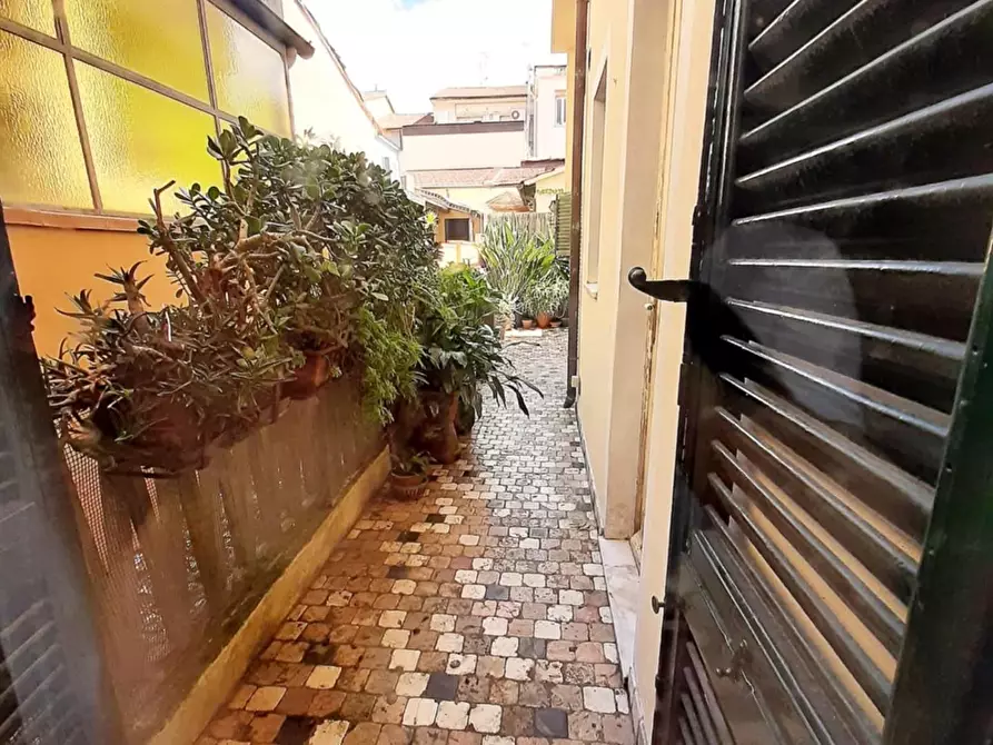 Immagine 12 di Villa in vendita  a Viareggio