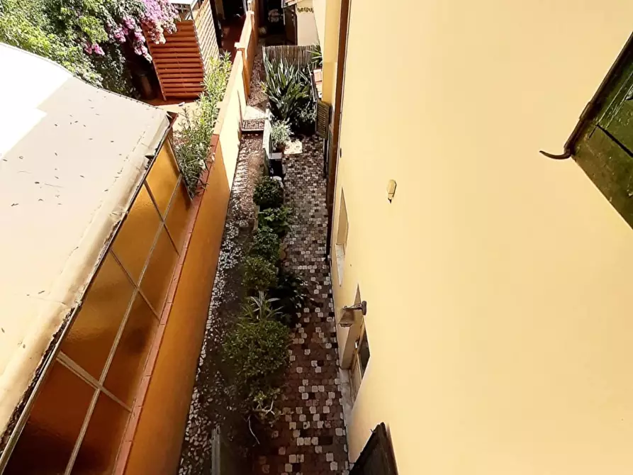 Immagine 9 di Villa in vendita  a Viareggio