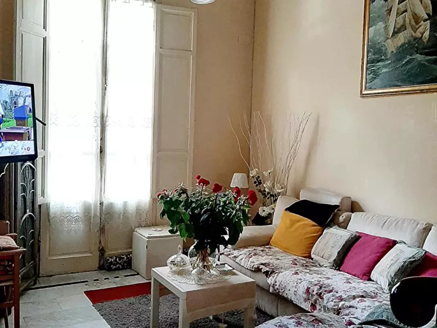 Immagine 1 di Villa in vendita  a Viareggio