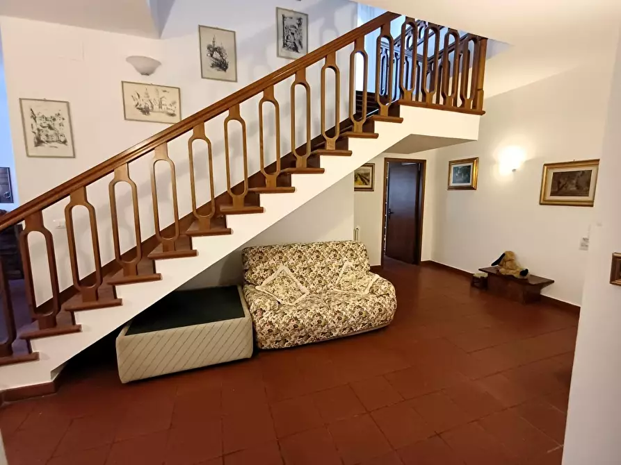 Immagine 4 di Villa in vendita  a Empoli