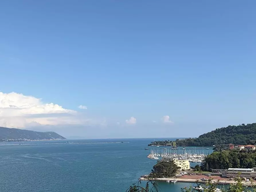 Immagine 13 di Appartamento in vendita  a La Spezia