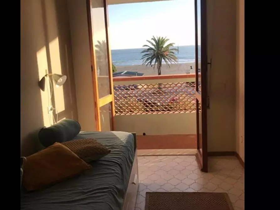 Immagine 8 di Appartamento in affitto  a Carrara