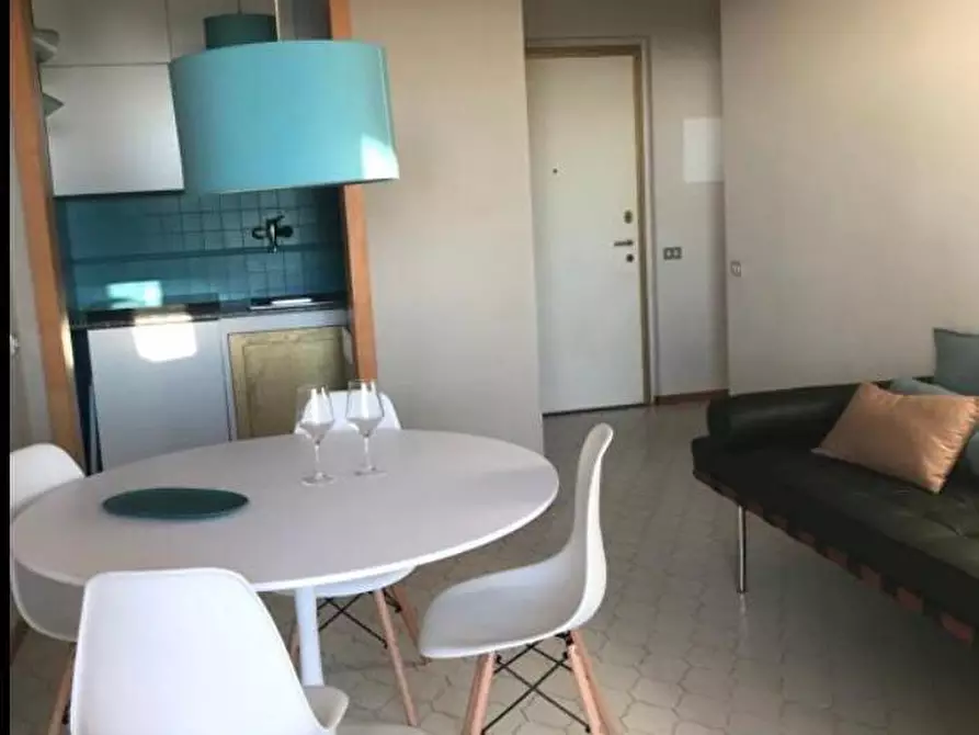 Immagine 2 di Appartamento in affitto  a Carrara