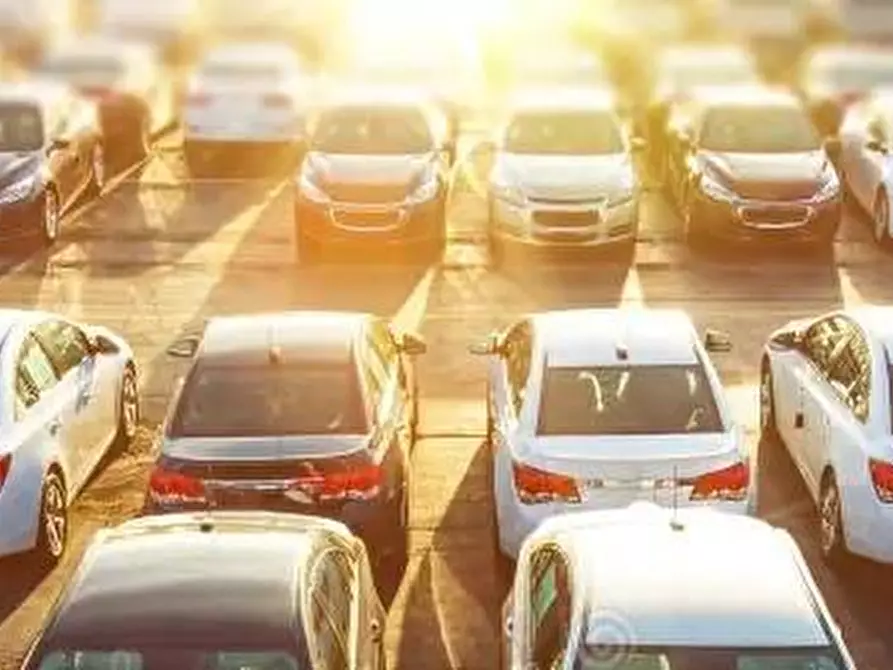 Immagine 3 di Attività commerciale in vendita  a Leini