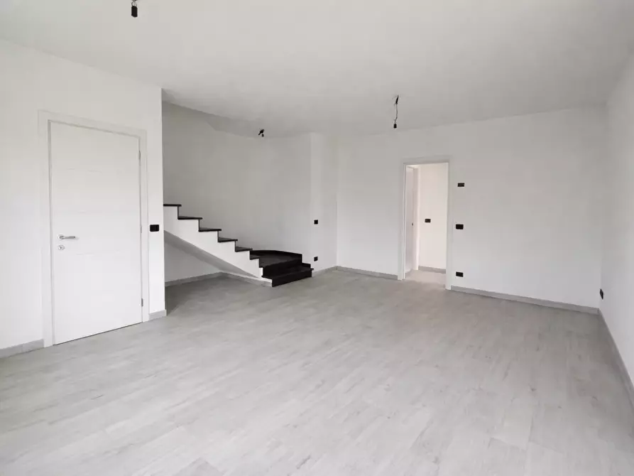 Immagine 18 di Villa in vendita  a Capannori