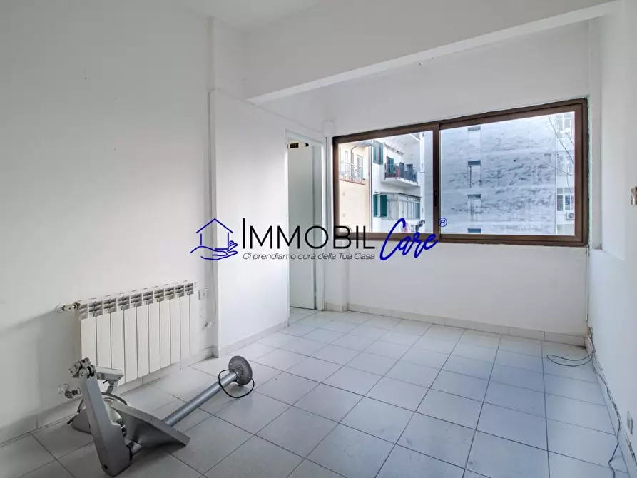 Immagine 2 di Ufficio in affitto  a Livorno