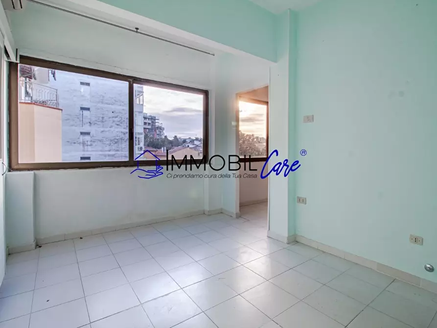 Immagine 4 di Ufficio in affitto  a Livorno