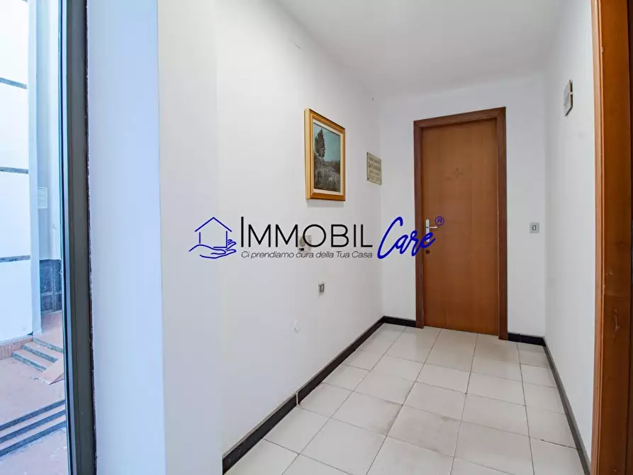 Immagine 9 di Ufficio in affitto  a Livorno