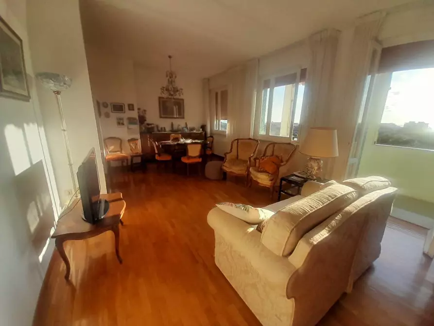Immagine 1 di Appartamento in vendita  a Livorno