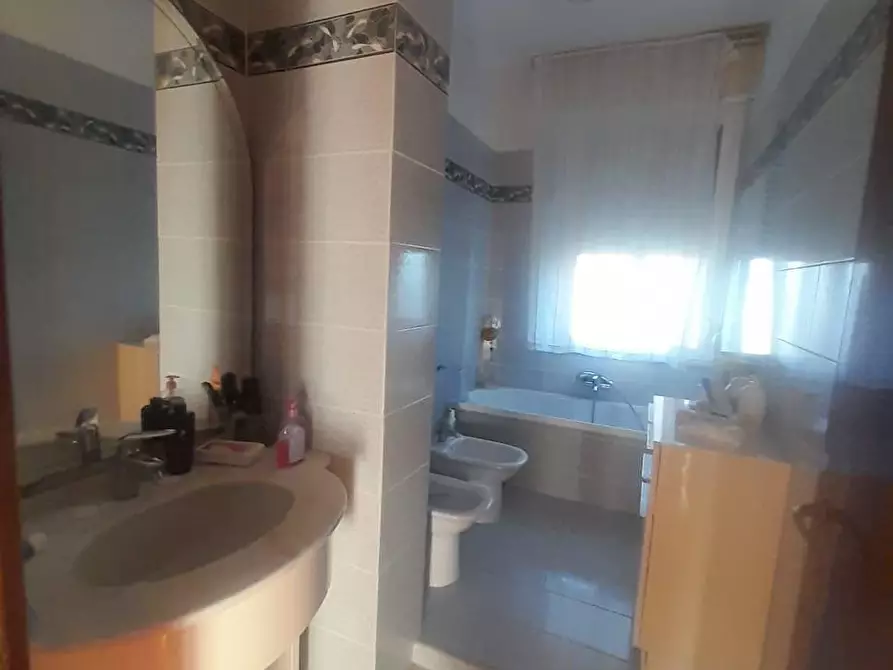 Immagine 10 di Appartamento in vendita  a Livorno