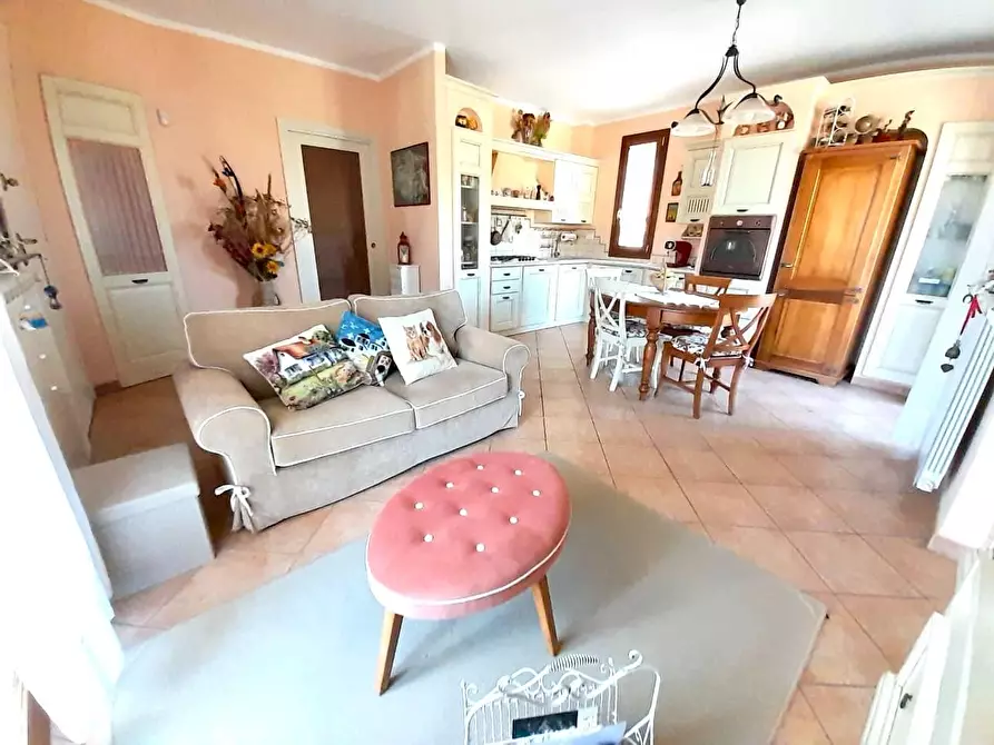 Immagine 5 di Appartamento in vendita  a Montopoli In Val D'arno