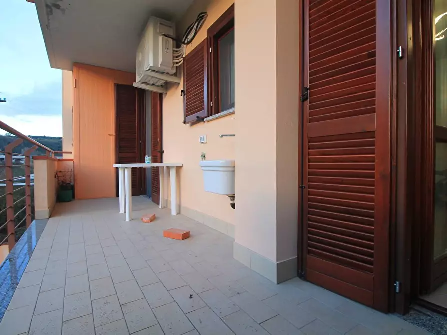 Immagine 16 di Appartamento in vendita  a Capraia E Limite