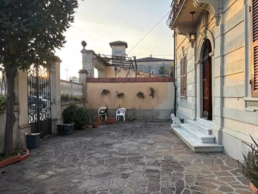 Immagine 9 di Casa bifamiliare in vendita  a Pisa