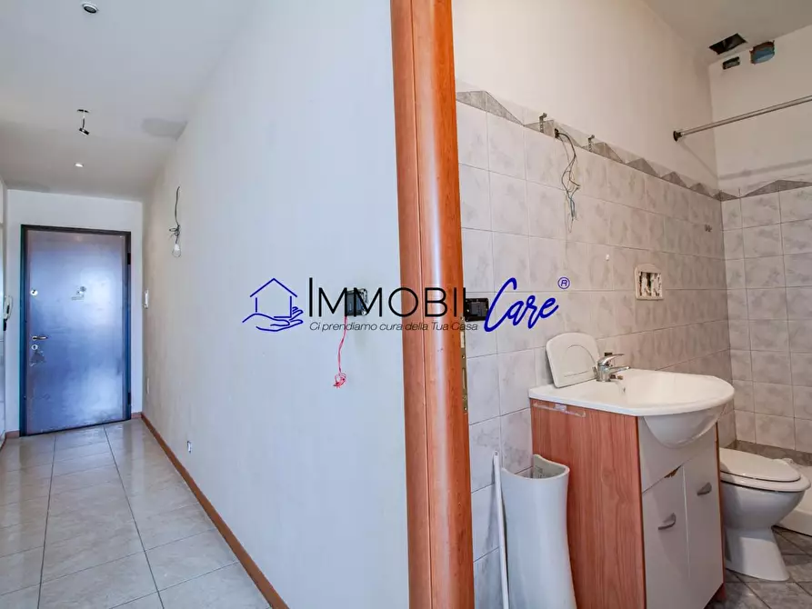 Immagine 11 di Appartamento in vendita  a Livorno