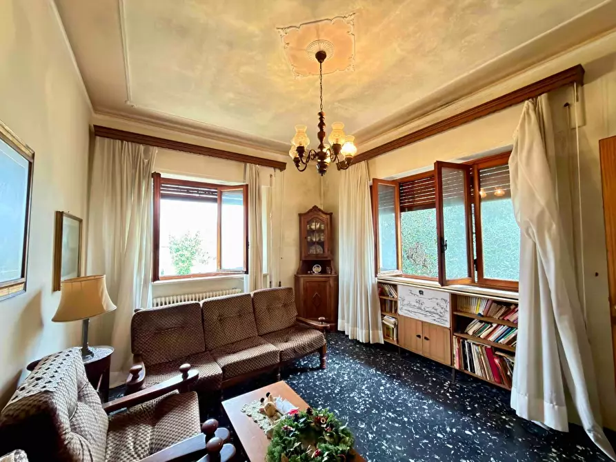 Immagine 7 di Villa in vendita  a Lucca