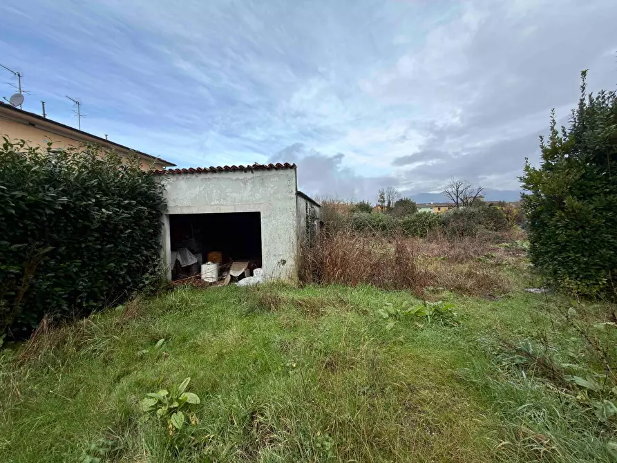 Immagine 22 di Villa in vendita  a Lucca