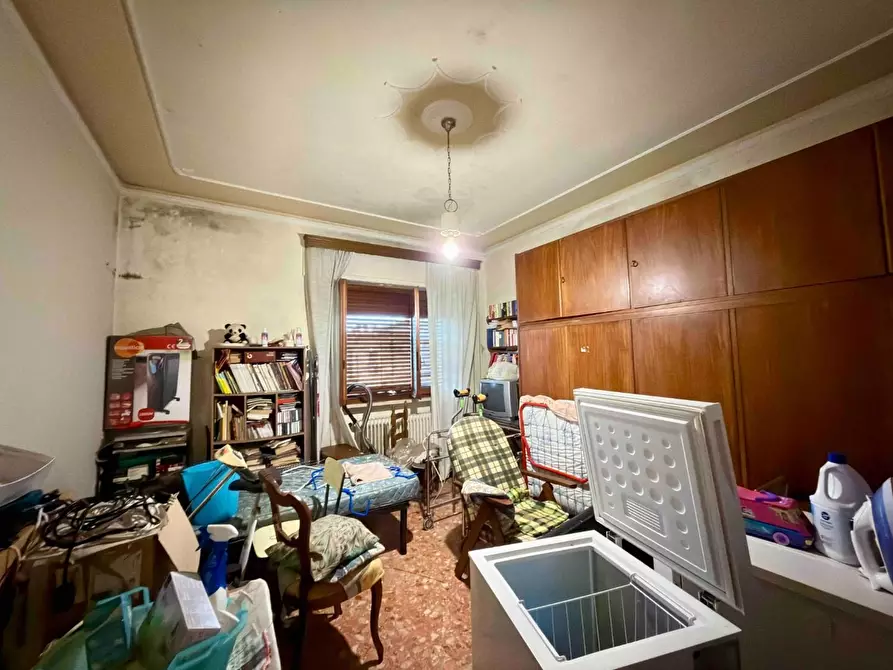 Immagine 21 di Villa in vendita  a Lucca