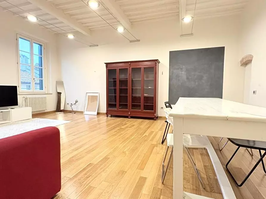 Immagine 7 di Appartamento in vendita  a Lucca