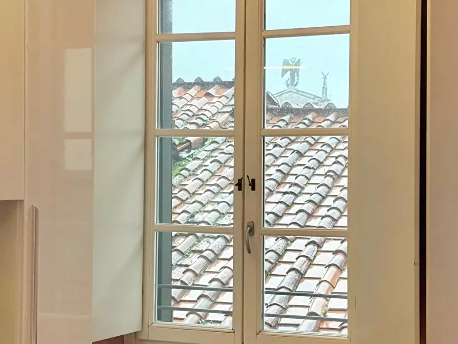 Immagine 15 di Appartamento in vendita  a Lucca