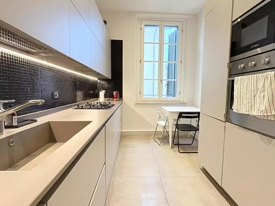 Immagine 9 di Appartamento in vendita  a Lucca