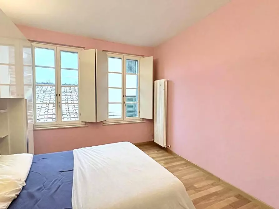 Immagine 13 di Appartamento in vendita  a Lucca