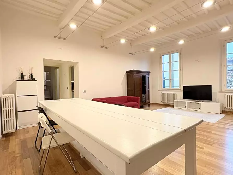 Immagine 8 di Appartamento in vendita  a Lucca