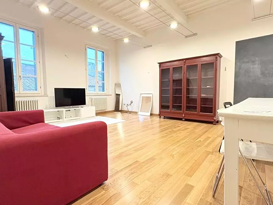 Immagine 1 di Appartamento in vendita  a Lucca