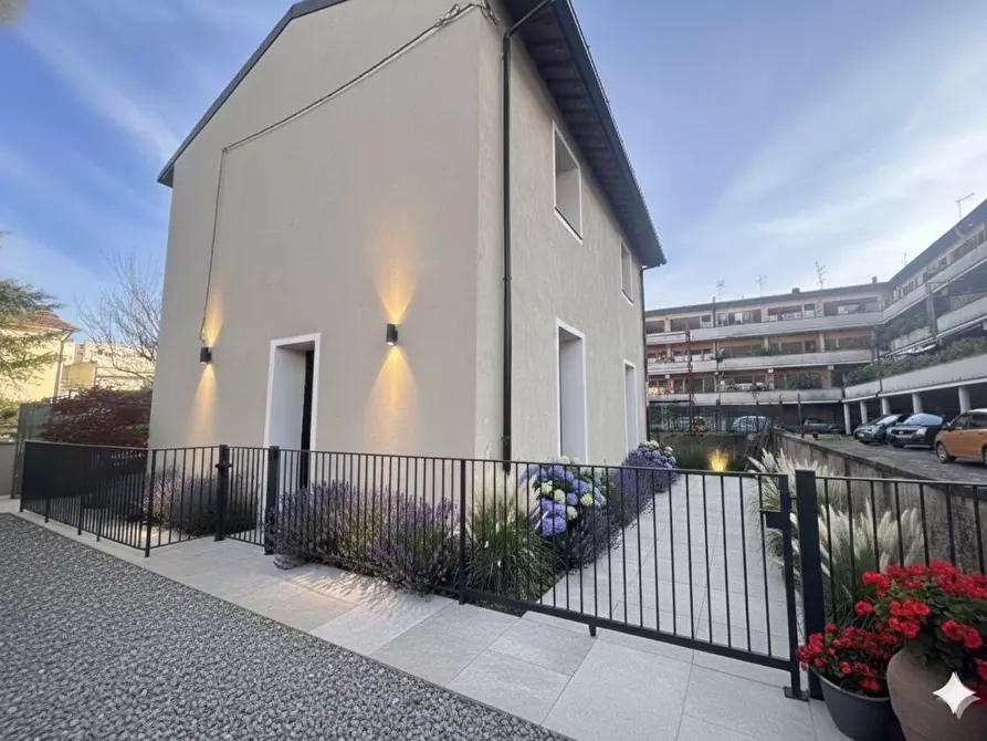 Immagine 2 di Casa indipendente in vendita  a Ponsacco