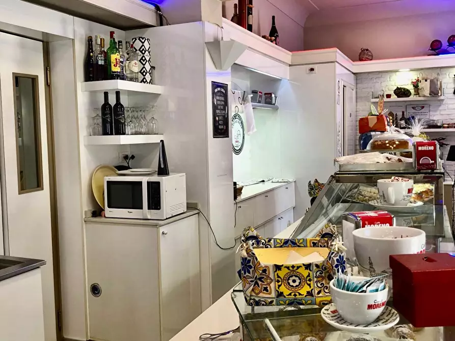 Immagine 4 di Locale commerciale in vendita  a Palermo