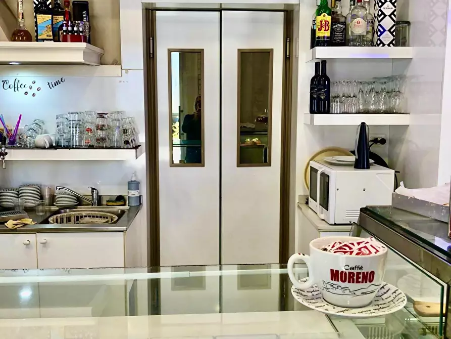 Immagine 6 di Locale commerciale in vendita  a Palermo