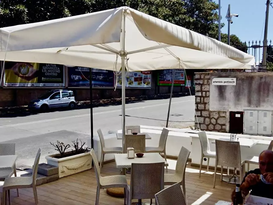 Immagine 11 di Locale commerciale in vendita  a Palermo