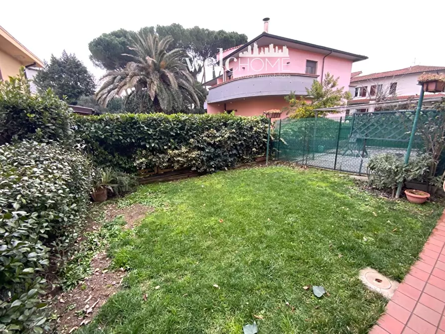 Immagine 18 di Villetta a schiera in vendita  a Campi Bisenzio